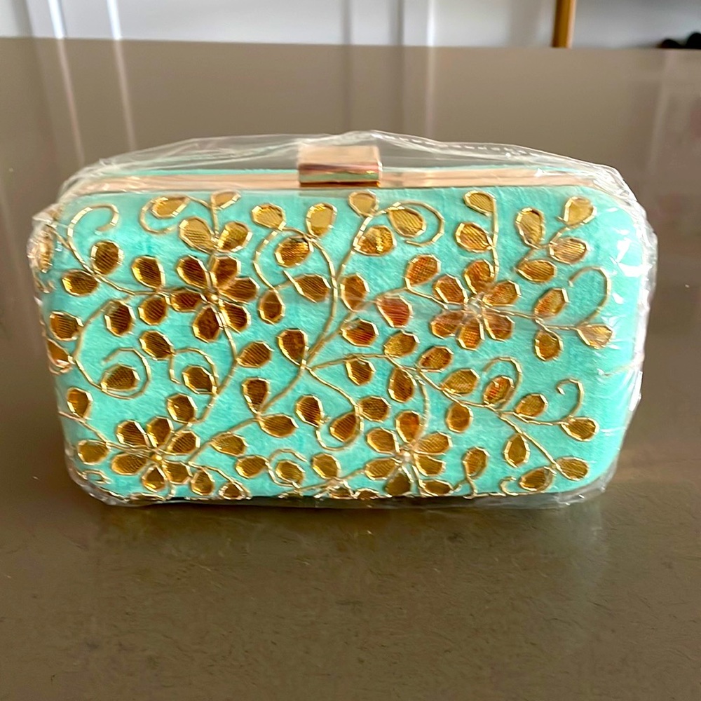 Cute Mint Party clutch!